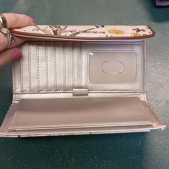 Wallets - Picture 4 of 4